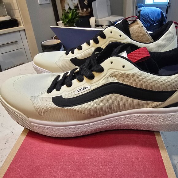 Vans MTE UltraRange EXO Shoe - Bone White/Black Men’s 10 VN0A4U1KBWI NEW - Picture 1 of 9
